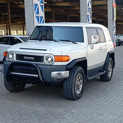 Toyota FJ Cruiser Extreme 2011 GCC Specs Original Paint