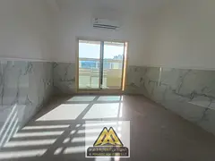 / / / / / /