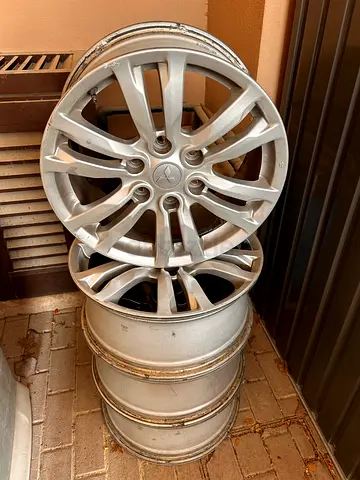 2016 Pajero Rims