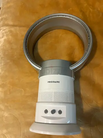 Frigidaire bladeless tower fan - compact, white, good condition