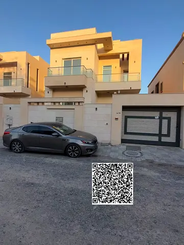 On the Dubai exit / near schools / large area / wide rebound in front of the villa