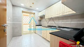 Freehold 2 Bed / No Commission / First Year Service Charges *FREE*