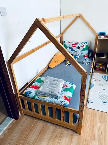 Montessori-style Wooden House Toddler Bed (Single) with mattress - Good Condition