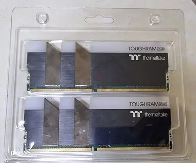 Thermaltake TOUGHRAM RGB 16GB (2 x 8GB) DDR4 3000MHz CL16 Memory Desktop PC4 RAM