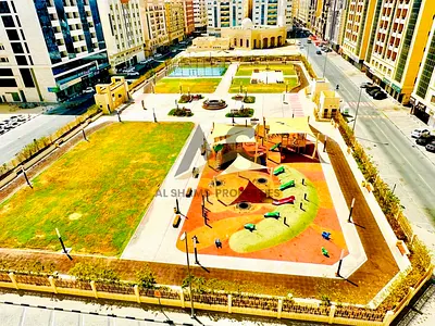 Discount price 2BED Room !! Close Park Family Building