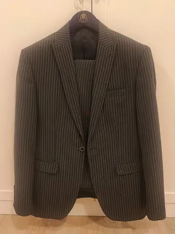 Mens Dark Grey Pinstripe Suit with Jacket and pants Single Breasted in M 40 size