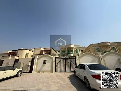 A distinctive villa in a lively location with a spacious area, suitable for family living or investment.