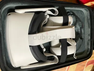 Oculus quest 2 same like new good condition 256GB memory count with VIP case and original charger