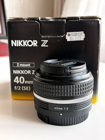 Nikon Z40mm, F2, (SE), Discover the soul of the streets