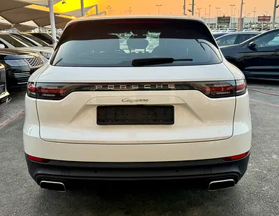 2018 Porsche CAYENNE 照片 2