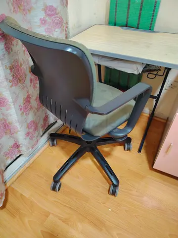 Used Study table ergonomic office chair with wheels - good working condition