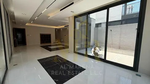 🏡 Luxury villa for sale in Al Zorah – Ajman | Land area 3,300 ft² | Built-up area 4,000 ft² | Two floors + roof | 4 master bedrooms | Private pool |