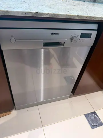 Siemens Silver Dishwasher – Excellent Condition – Fully Working