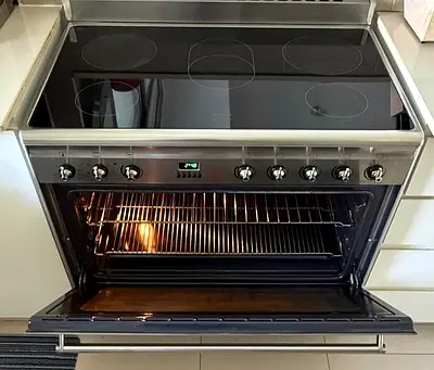 Smeg brand like new electric cooker new model 90/60,cm free delivery installation