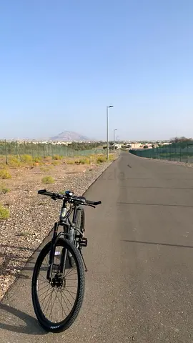 للبيع سيكل جبلي (Mountain Bike) دراجة مصممة للطرق الوعرة