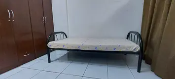 Karama-Fully furnished 2 nos executive Bed Space available Indian males.