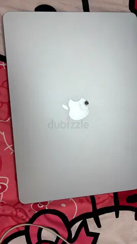 Macbook Air M4 Excellent condition, almost like new. No scratches or dents.Used carefully and always