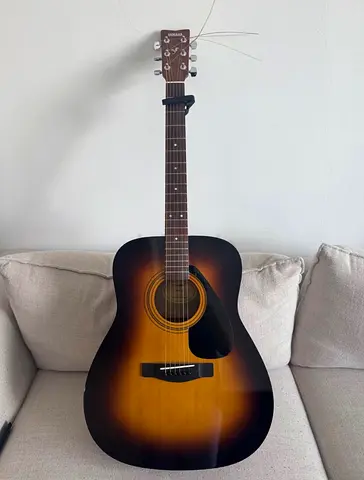 YAMAHA Acoustic Guitar