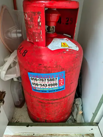 Standard Red Gas Cylinder with Regulator