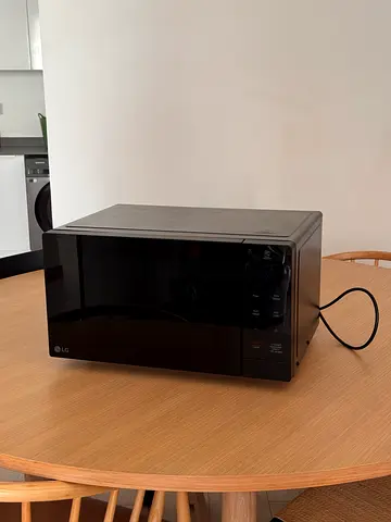 Microwave LG MS3032JAS Solo 30L Black