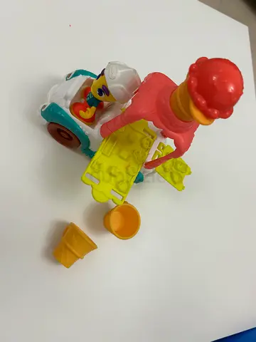 Play Doh Town Ice Cream Truck