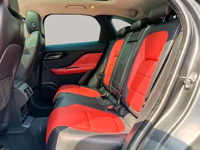 2019 Jaguar F-PACE photo 12