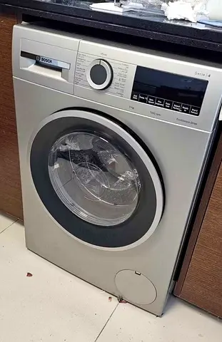 Bosch series 4 model 9 kg washing machine neat and clean perfect working