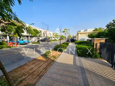 Stylish Townhouse | Prime Location | Close to Amenities