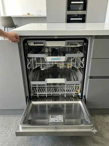 Miele 7000 Series Latest Model Built-in Integrated Dishwasher – Premium German Engineering