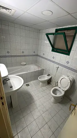 FEMALES BED SPACE