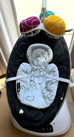 4moms MamaRoo Baby Swing/Smart Rocker - Good Condition