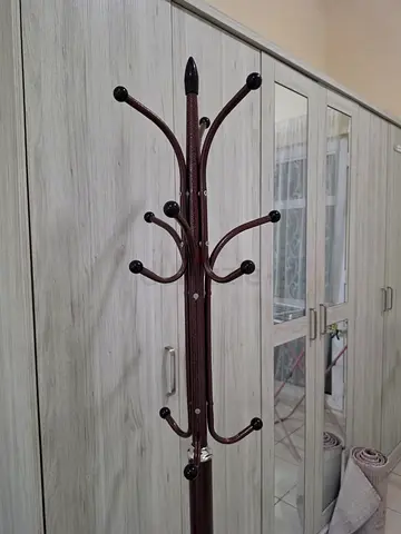 [Heavy duty] Tall brown metal coat rack with multiple hooks - good condition