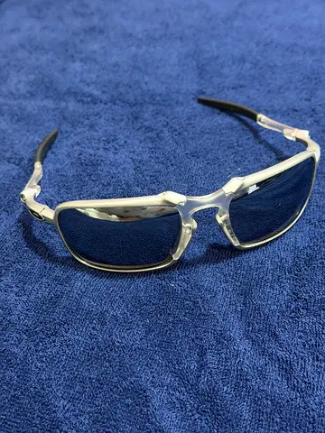 RARE Authentic Oakley Badman OO6020-05 X Titanium Polarized Sunglasses