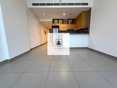 Spacious Suit Studio | Counter kitchen | Appliances