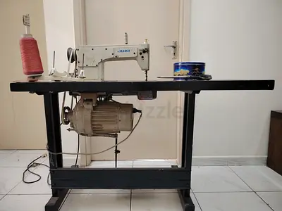 Very nice condition heavy duty juki sewing machine