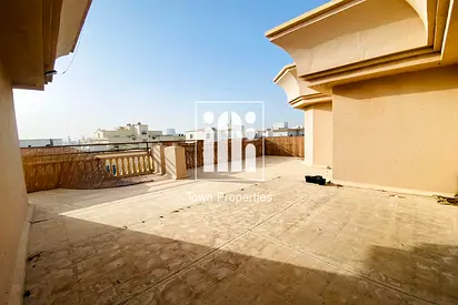 سـعـر مـمـتـاز | روف خـاص | شـقـه غـرفـتـيـن + خـادمـه | مـوقـع مـمـيـز |