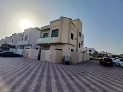 Second tenant 5 bedrooms 7 bathrooms Large living room Spacious lounge Kitchen Maid's room Small