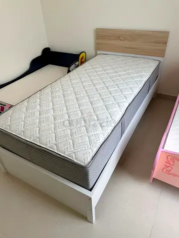 Single Bed with Mattress and Light Oak Headboard