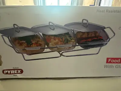 Pyrex 3-piece Glass Serving Dish Set with Lids and Stand - New