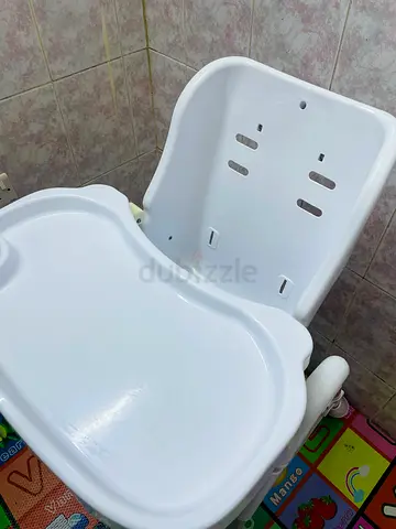 White Plastic Baby High Chair with Removable Tray - Good Condition