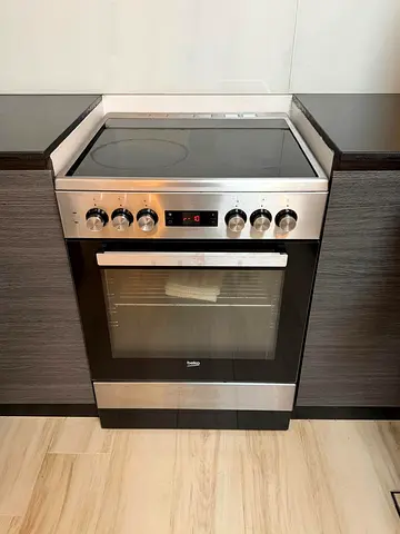 Beko 60x60cm Freestanding Electric Cooker with Ceramic Hob and Oven