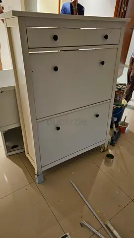 Free shoe cabinet