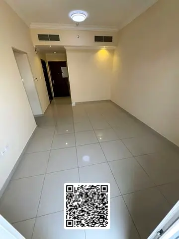 🏡 بدون عمولة | غرفة وصالة فاخرة للإيجار في الجرف 3 | 2 حمام + بلكونة + باركين + تكييف مركزي + حراسة 24/7 | بجوار السوق الصيني | مساحات واسعة وإطلالة