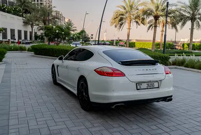2013 Porsche PANAMERA 缩略图 4