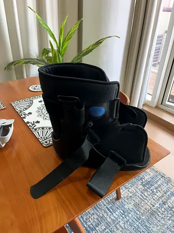 Walking boot for recovery