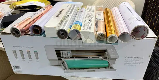 Camio4 cutting machine with rolls of vinyl and accessories - used