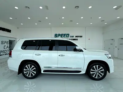 صورة مصغرة 6 لـ 2017 Toyota LAND CRUISER