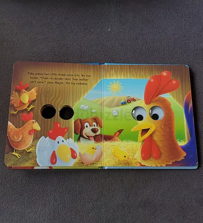 Interactive Peek-a-Boo Farm Board Book (Touch-and-See Holes)