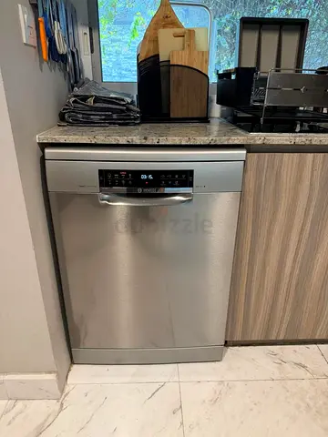 Bosch 6 series Stainless Steel freestanding Dishwasher - Good Condition