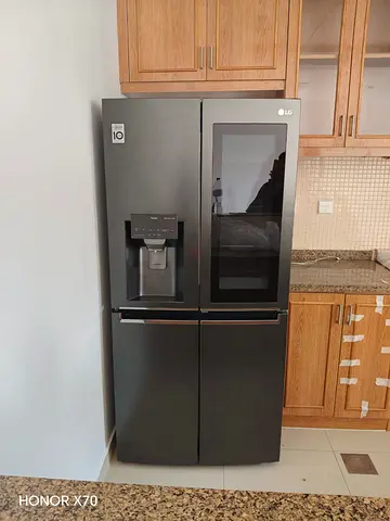 LG French Door Refrigerator with InstaView and Water Dispenser - Dark Steel